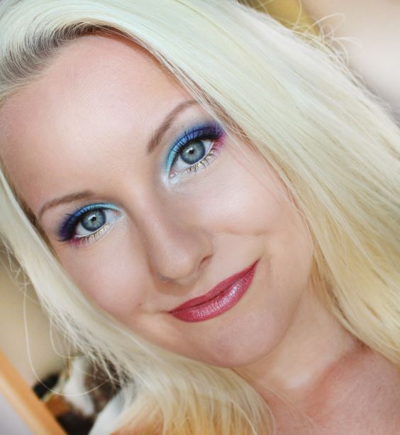 pantalla completa de maquillaje rosa púrpura azul