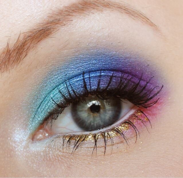 maquillaje rosa morado azul