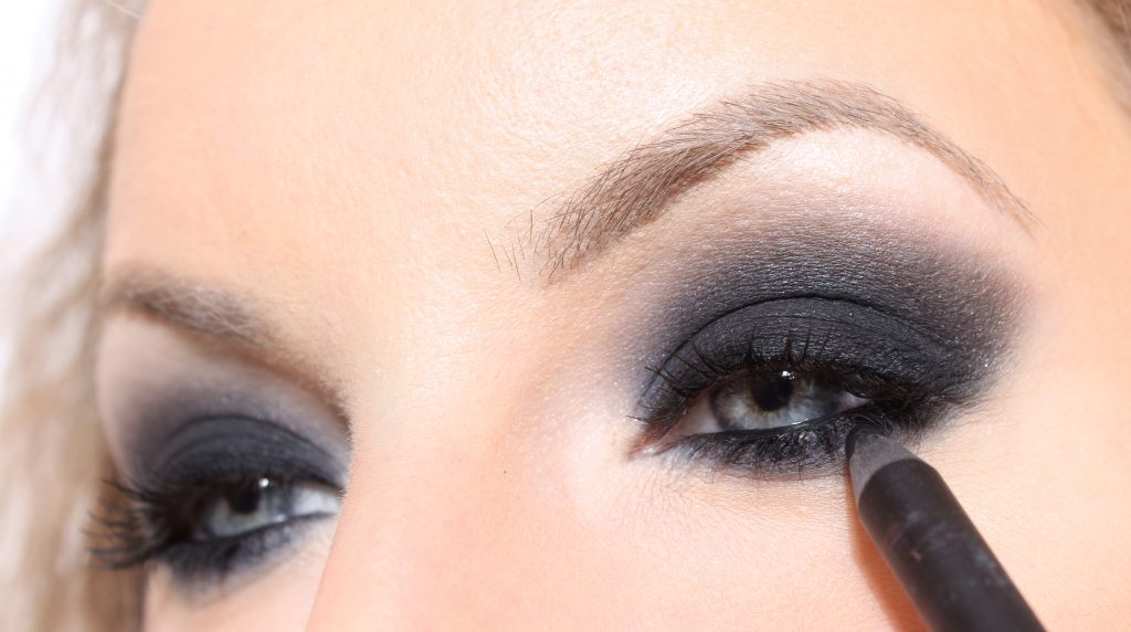 black smokey eyes