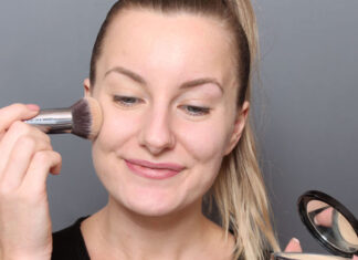 Foundation – 9 bästa tips (Använda & välja rätt nyans)